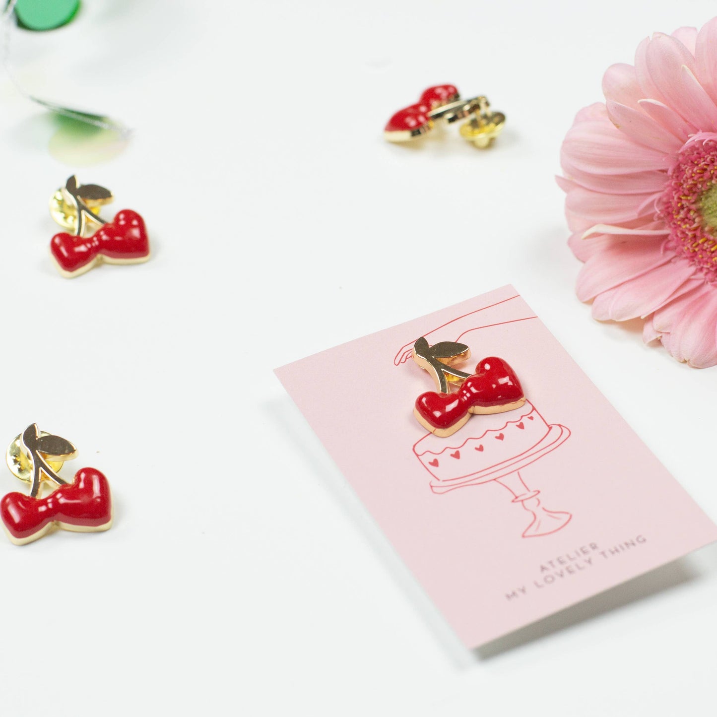 Epinglette Cerise sur le gâteau