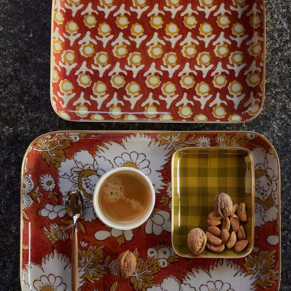 Plateau Bohème Chic avec Fleurs en Métal Émaillé Isha Écureuil