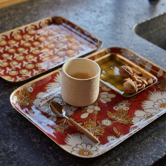 Plateau bohème avec fleurs en métal émaillé Vishnu Écureuil